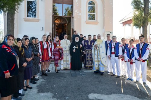 Slujiri arhierești în Muntenia și Dobrogea Poza 41817