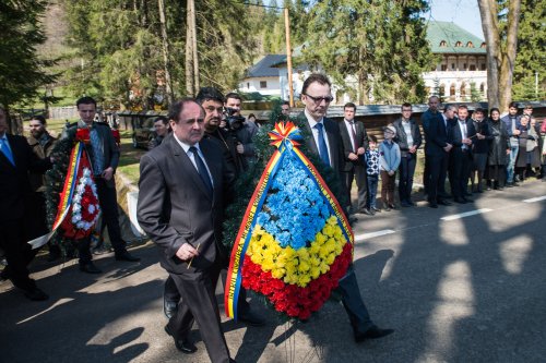 Comemorarea românilor uciși la Fântâna Albă Poza 41734