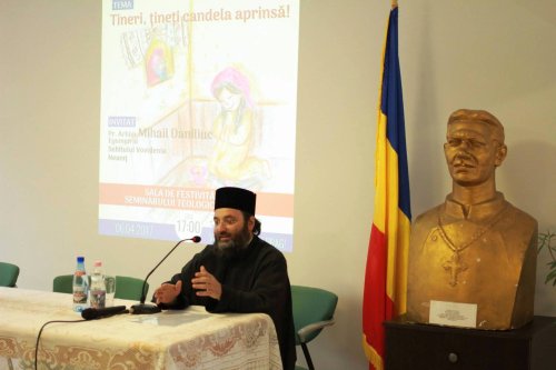 Conferinţă susţinută la Dorohoi de arhim. Mihail Daniliuc Poza 41337