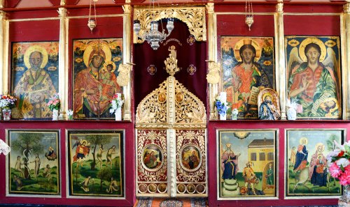 Minunatele icoane de la biserica din Ostrov Poza 40598