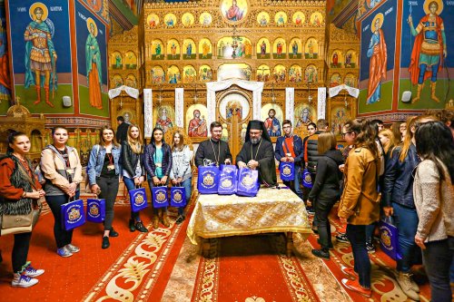 Arhiepiscopia Buzăului și Vrancei a primit vizita olimpicilor la istorie Poza 40443