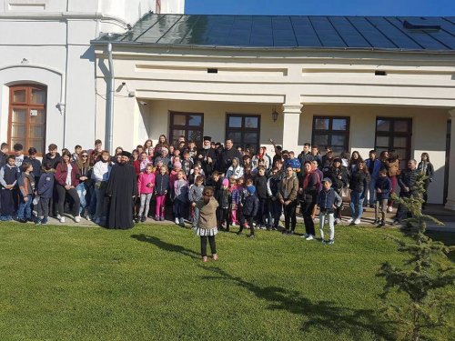 Excursii în Moldova pentru tinerii băcăuani Poza 40308