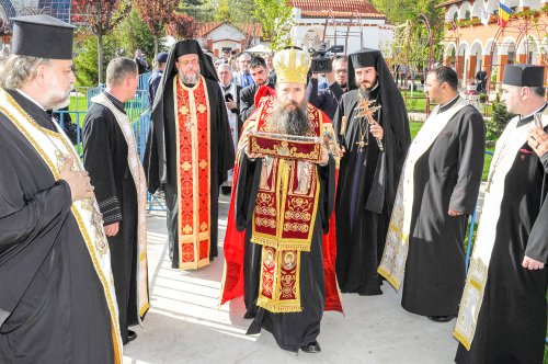 Întâlnirea sfinților la Mănăstirea Pantocrator Poza 40243