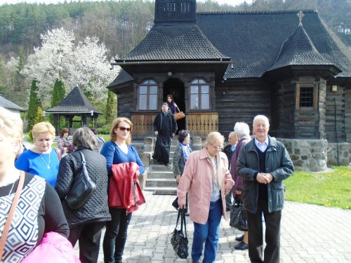 Pelerini clujeni la mănăstiri din Harghita şi Mureş Poza 40008