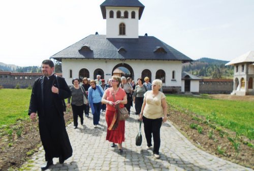 Pelerini clujeni la mănăstiri din Harghita şi Mureş Poza 40009