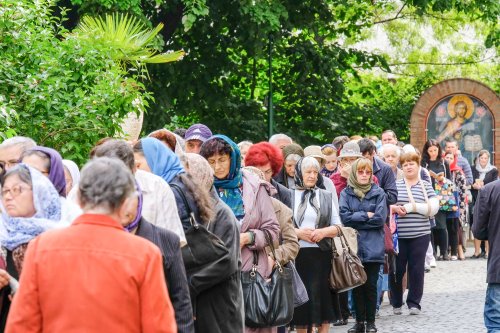 Sfântul Efrem cel Nou cinstit în Capitală Poza 39959