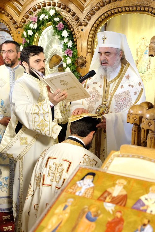 A fost sfinţită Biserica „Buna Vestire”-Bellu Poza 39868