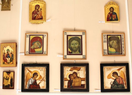 O expoziţie cu 130 de lucrări la Muzeul Satului - Anuala de Artă Religioasă și Restaurare 2017 Poza 39889