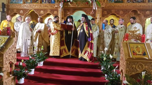 Întronizarea primului Episcop ortodox român al Canadei Poza 39777
