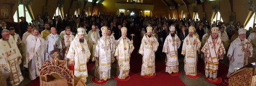 Întronizarea primului Episcop ortodox român al Canadei Poza 39784