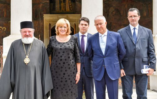 O delegaţie a Comisiei Europene în vizită la Patriarhia Română Poza 39798