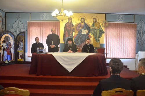 Conferință preoțească dedicată sfintelor icoane, în Protopopiatul Oradea Poza 39685