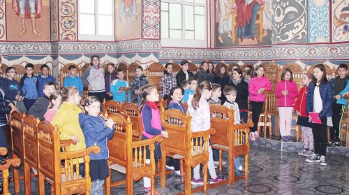 Oră de religie la Biserica „Nașterea Domnului” din Cluj-Napoca Poza 39489