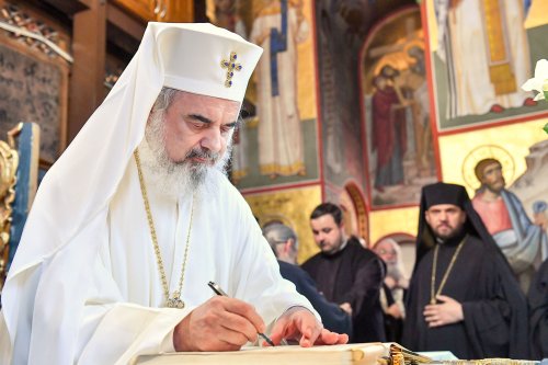 Întâmpinarea Patriarhului României la Putna Poza 39424