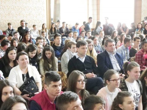 Întâlnirea tinerilor din municipiul Târnăveni - ediția a VI-a Poza 39323