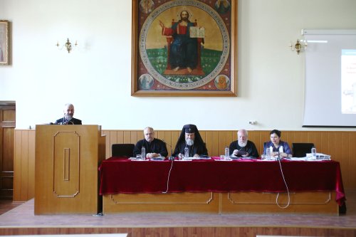 Simpozionul „Icoana - mărturie a credinței” la Sibiu Poza 39135