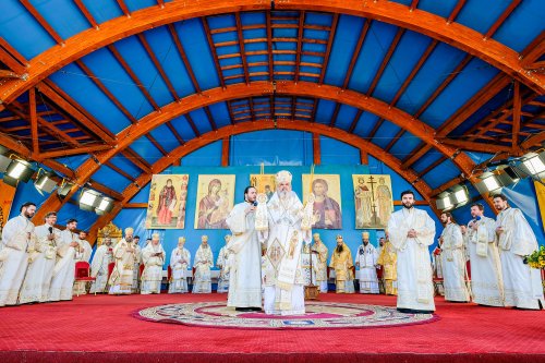 Liturghie arhierească și momente festive la Patriarhia Română Poza 38963