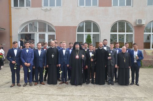 Festivitate la Liceul Ortodox „Episcop Roman Ciorogariu” din Oradea Poza 38651