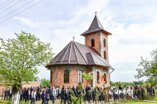 Târnosirea bisericii din Sălbăgelu Nou Poza 38382