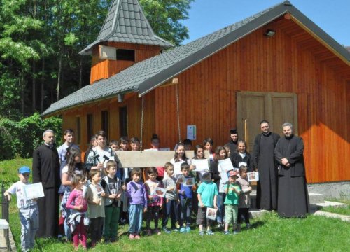 „Toaca, glasul chemării la rugăciune“, în Parohia Trebeş Poza 38376