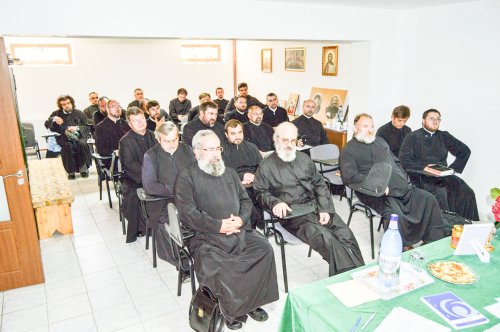 Conferinţă preoţească în Protopopiatul Sânnicolau Mare Poza 38355