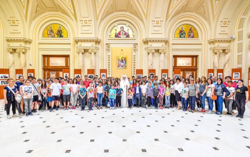 De ziua lor, 100 de copii au vizitat Palatul Patriarhiei Poza 38294