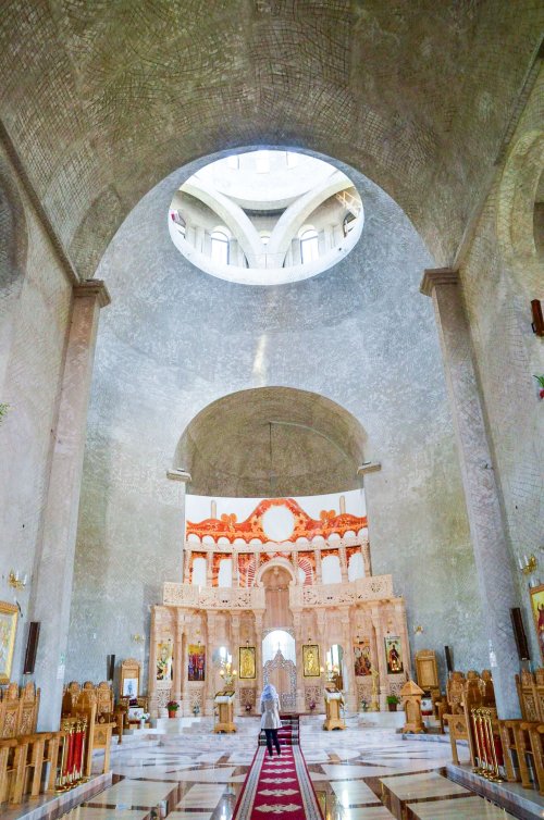 Frumoasa Biserică a Pogorârii Sfântului Duh din Bacău Poza 38268