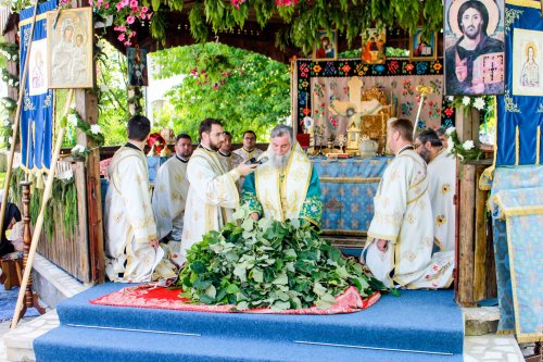 Sfinte Liturghii arhiereşti în Mitropolia Olteniei Poza 38112