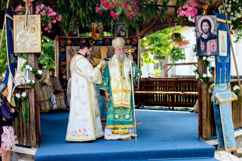 Sfinte Liturghii arhiereşti în Mitropolia Olteniei Poza 38114