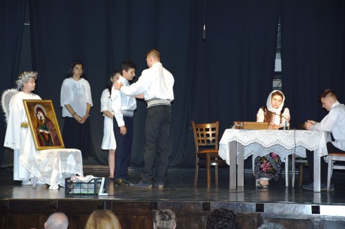 Festival de teatru pentru copii și tineri la Caransebeș Poza 38090