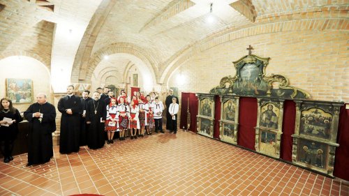Expoziţie cu icoane din vechile biserici maramureşene Poza 38012
