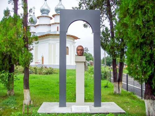 Mihai Eminescu la Mănăstirea Agafton Poza 37656