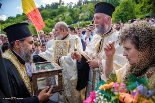 Brâul Maicii Domnului adus în Biserica „Sfântul Nicolae“ Poza 37491