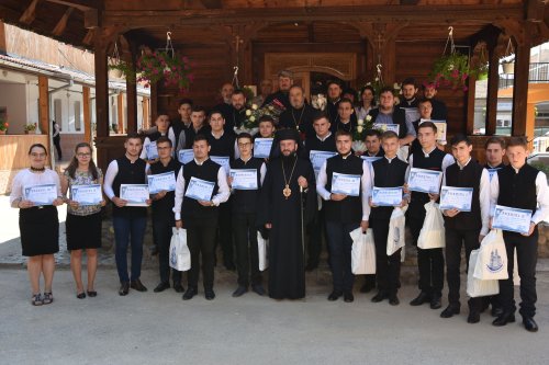 Seminariștii merituoși de la Caransebeș au fost premiați Poza 37519