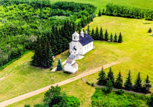 Boianul Canadei, satul care trăiește prin biserică Poza 37440