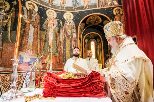 Pomenirea comuniunii tuturor sfinţilor români Poza 37421