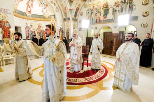 Pomenirea comuniunii tuturor sfinţilor români Poza 37422