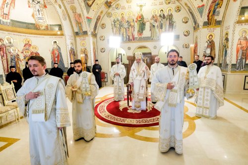 Pomenirea comuniunii tuturor sfinţilor români Poza 37423