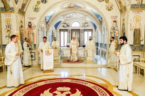 Pomenirea comuniunii tuturor sfinţilor români Poza 37426