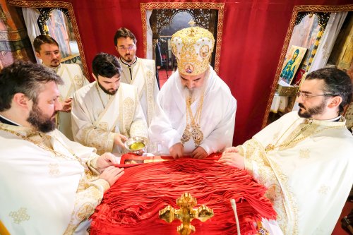 Pomenirea comuniunii tuturor sfinţilor români Poza 37428