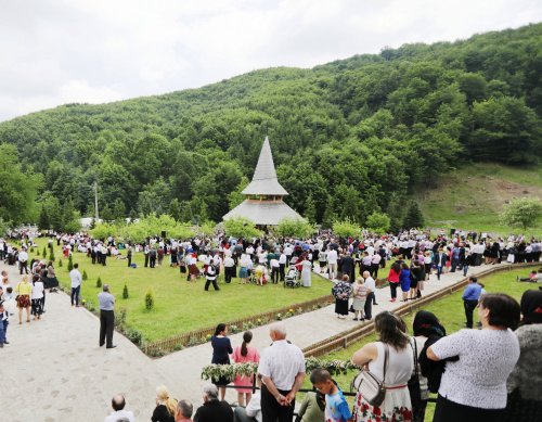 Slujiri arhiereşti la praznicul Nașterii Sfântului Proroc Ioan Botezătorul şi în Duminica a treia după Rusalii, în Transilvania Poza 37067