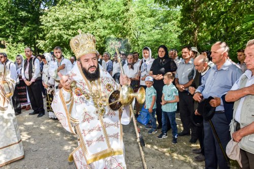 Slujiri arhierești de sărbătoarea Sfinților Petru și Pavel Poza 36603