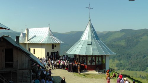 Liturghie arhierească la 1.240 de metri altitudine Poza 36437