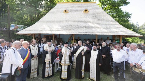 Sărbătoare la Stoiceni, în Ţara Lăpuşului, la gospodăria tradiţională restaurată a lui Grigore Leşe Poza 36462