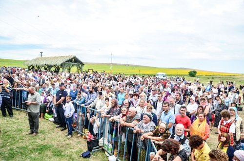 Patru ierarhi la hramul Mănăstirii Halmyris Poza 36003