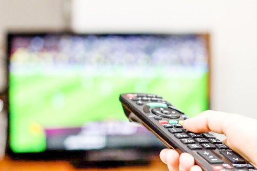 Românii sunt mari consumatori de televiziune Poza 36029