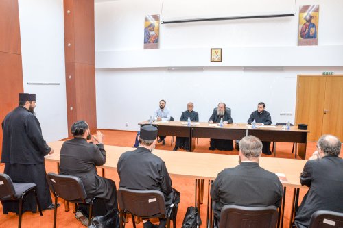 Promovare profesională pentru clericii din  Mitropolia Munteniei și Dobrogei Poza 35635