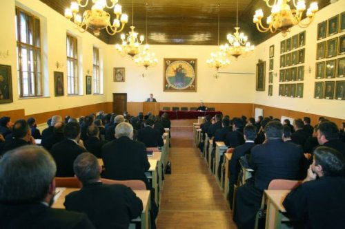 Cursuri pentru obținerea gradelor profesionale în preoție, la Sibiu Poza 35572