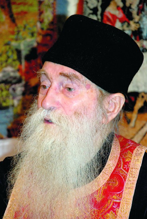 Părintele Arsenie Papacioc, un destin martiric Poza 35276