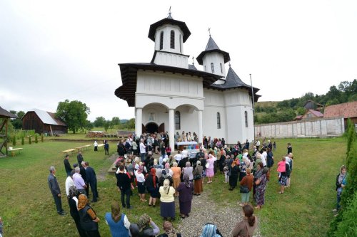 „Sfântul Pantelimon este o mare nădejde pentru noi“ Poza 34867